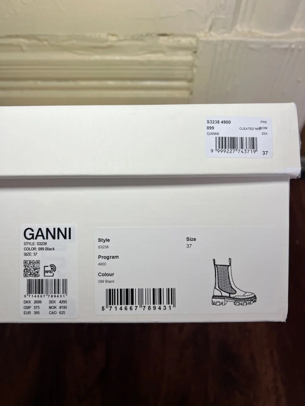 Ganni | Cleated Mid Chelsea Boots in Black | Size 7/37 | Excellent Condition - Picture 5 of 5